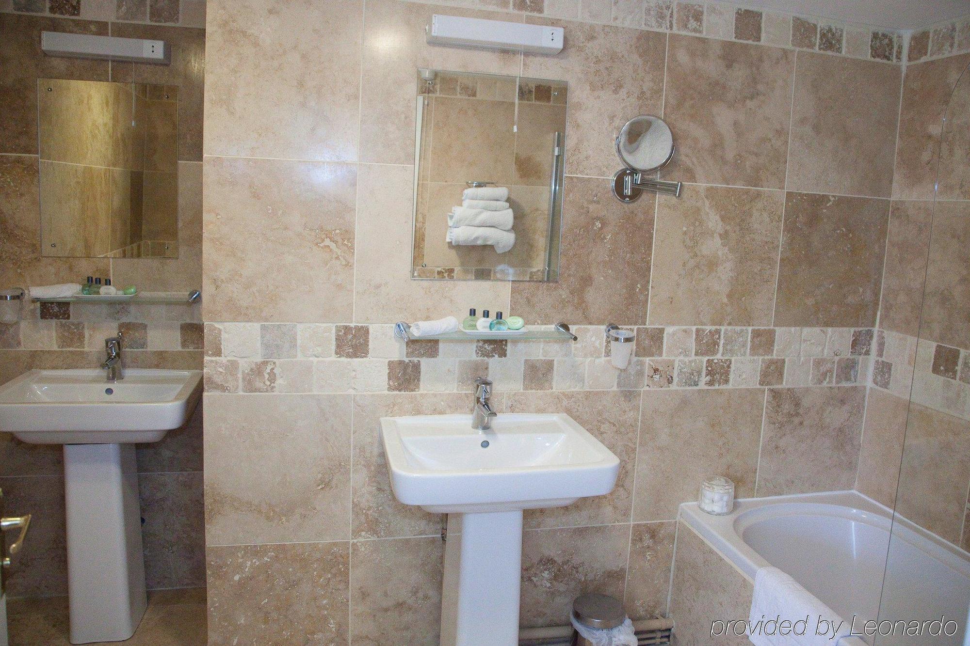 Hotel Ox Pasture Hall 4*